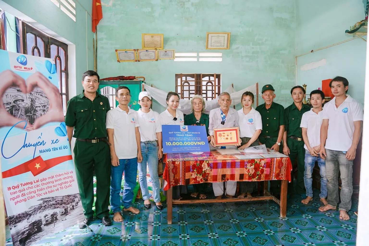 Hình ảnh đội ngũ hỗ trợ khách hàng chuyên nghiệp của HI88